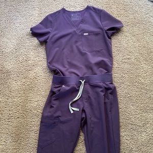 FIGS Purple Shadow Set Small/Medium Petite